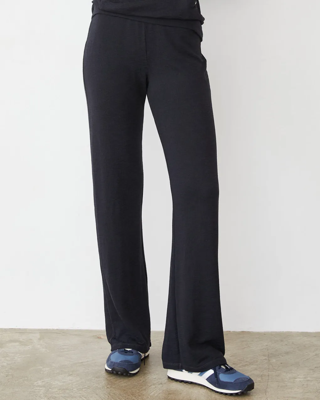 Supersoft|Sweats*MONROW Supersoft Slim Sweat FADEDBLACK